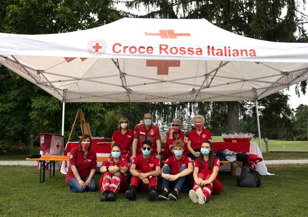 Buona cucina e solidarietà, grande successo per la cena d’estate della Croce rossa di Varese