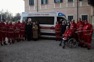 Inaugurata la nuova ambulanza per la Croce Rossa di Varese in memoria dei coniugi Zamberletti